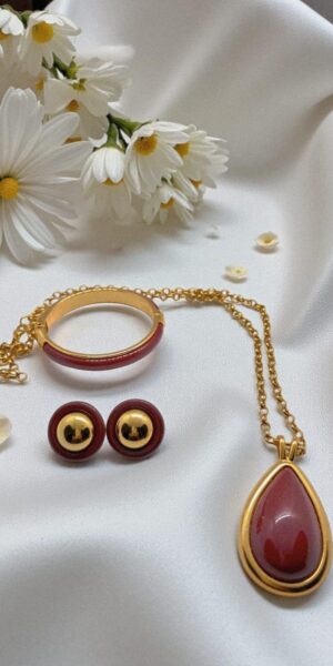 Trio Vermelho: Bracelete, Brinco e Colar